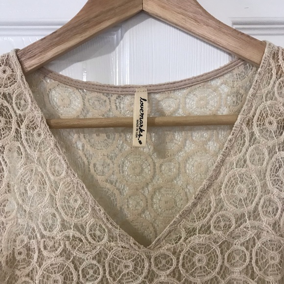 Beige top - Picture 2 of 3